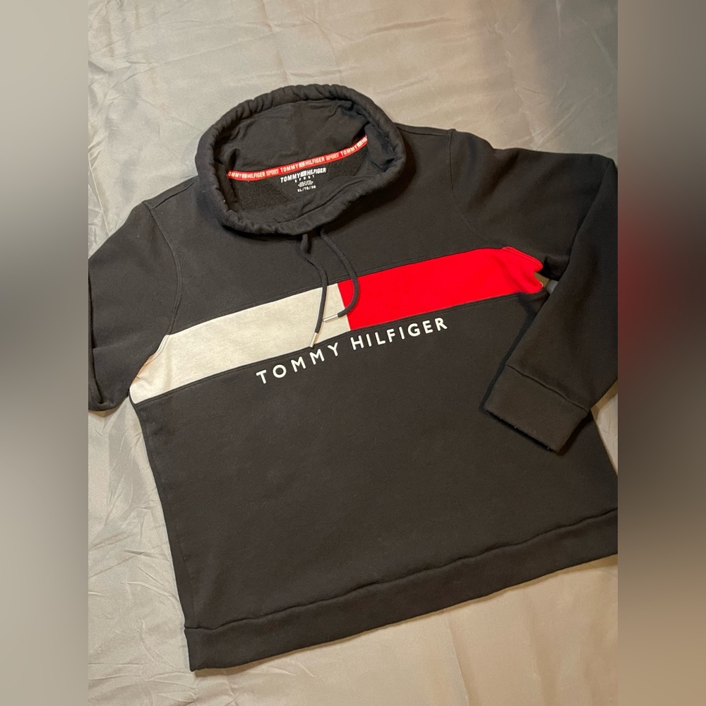 Women’s Tommy Hilfiger Black funnel-neck sweatshirt. Size Large. Gently worn.